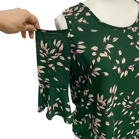 Sienna Sky Top Dark Green Leaf Print Blouse 3/4 Sleeve Cold-Shoulder Size Small - Picture 6 of 16